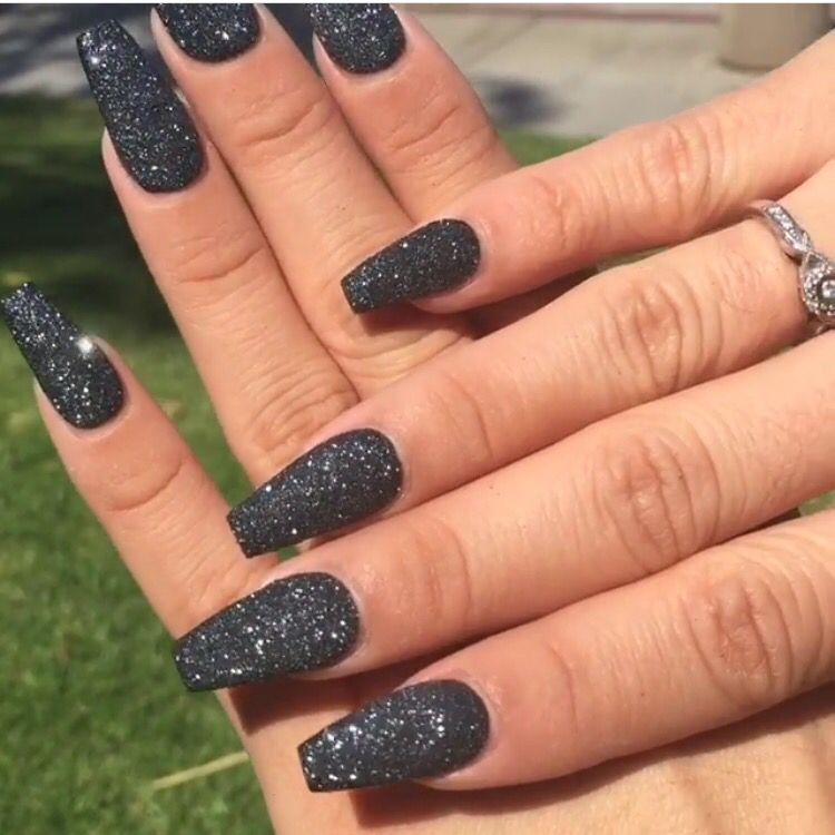 37 Black Glitter Nails Designs That You Can Make Eazy Glam