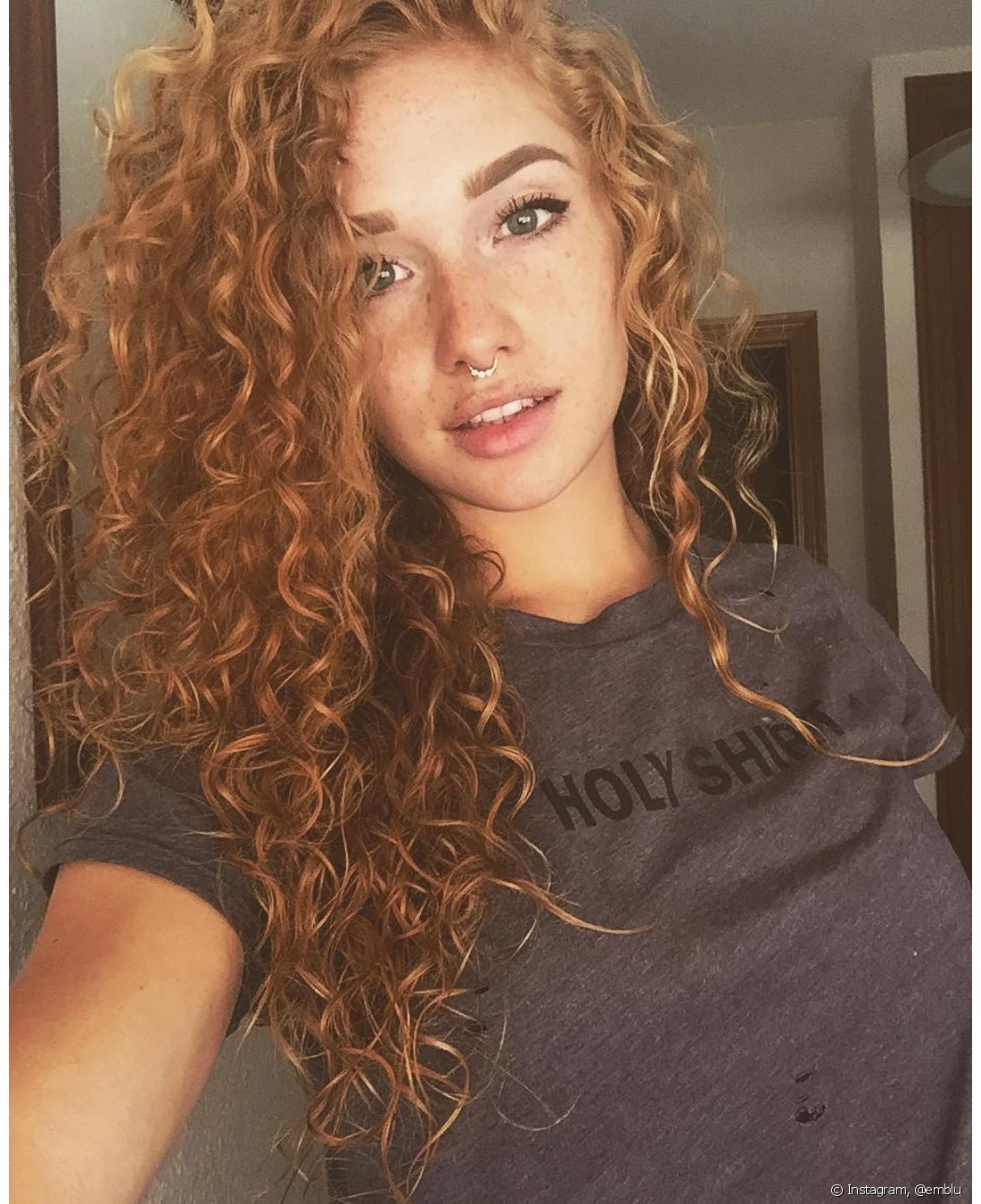 Adorable Looks with Curly Hair