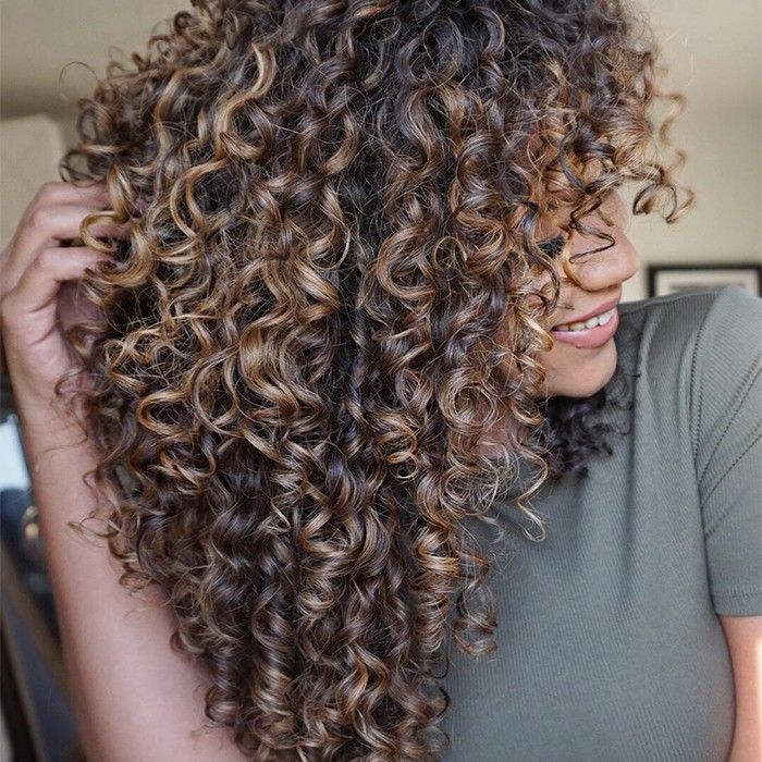 Adorable Looks with Curly Hair