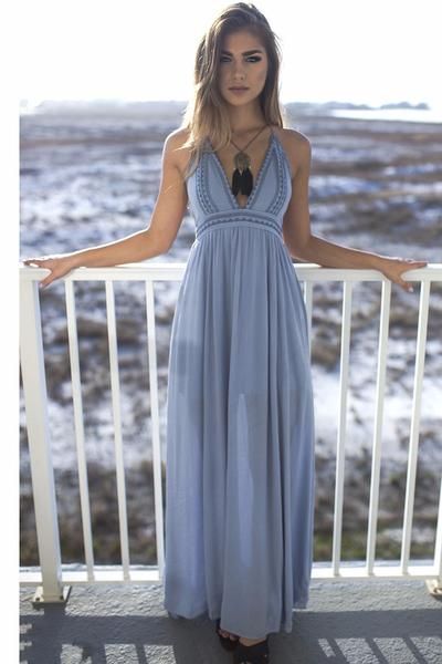 Best Ideas To Style With A Holiday Maxi Dress