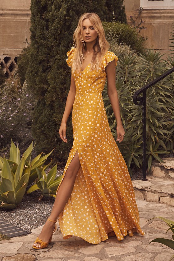 Best Ideas To Style With A Holiday Maxi Dress