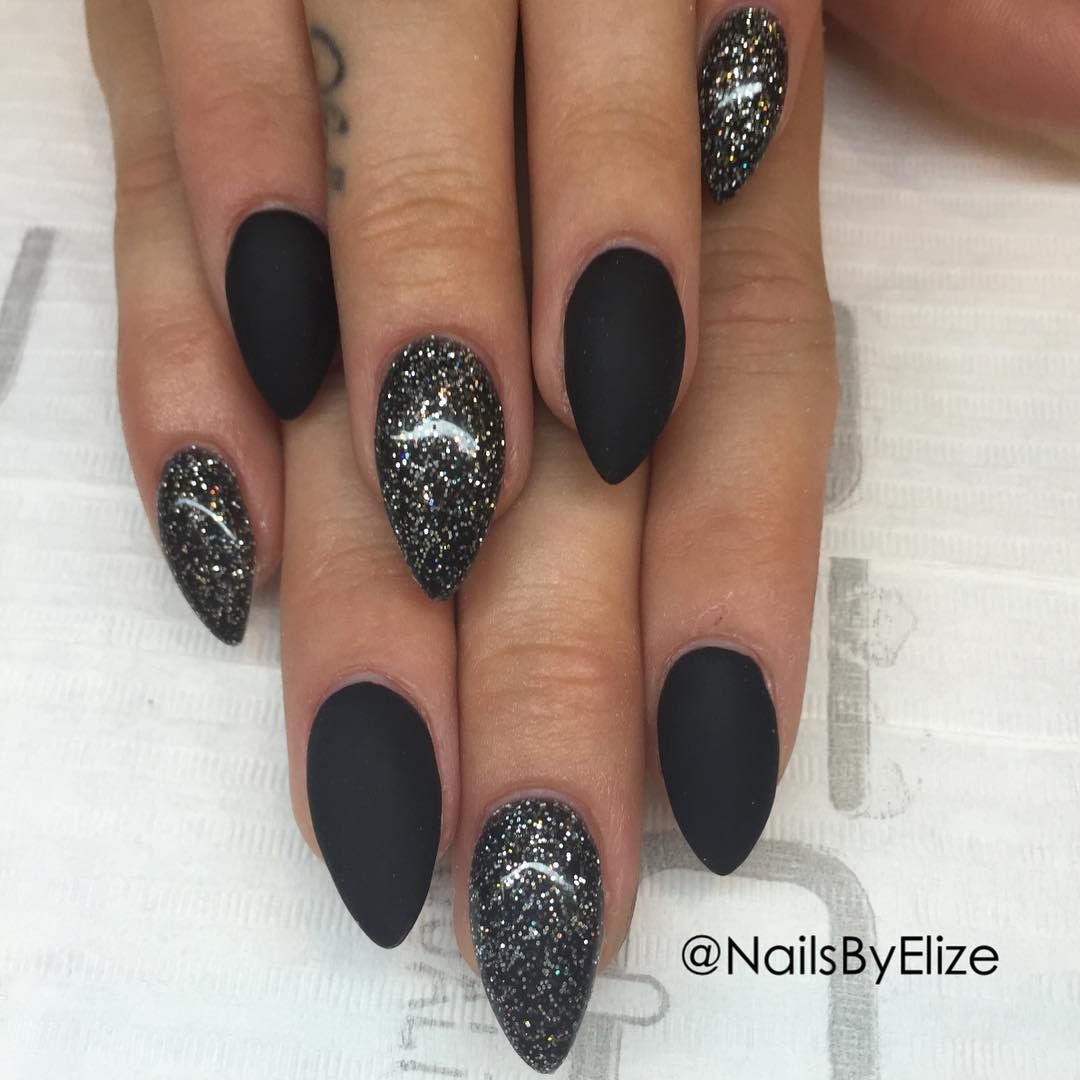 37 Black Glitter Nails Designs That You Can Make – Eazy Glam