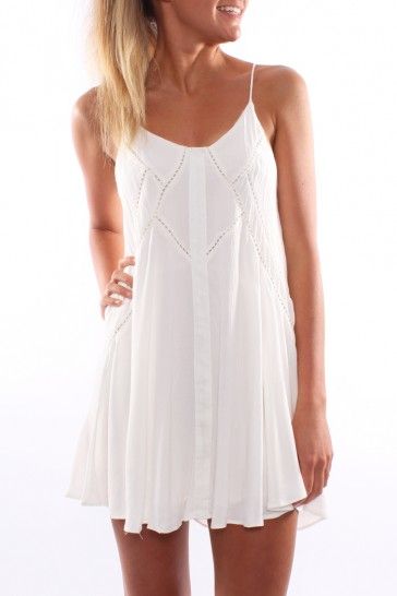 30 White Graduation Dresses Designs for Stylish Babes – Eazy Glam